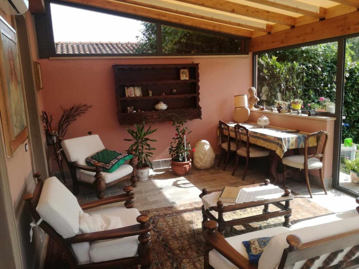 לוקה B&B La Rosa Nel Verde מראה חיצוני תמונה