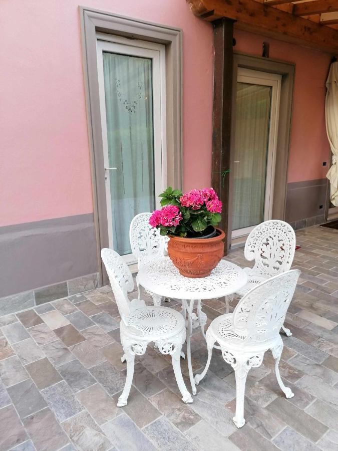 לוקה B&B La Rosa Nel Verde מראה חיצוני תמונה