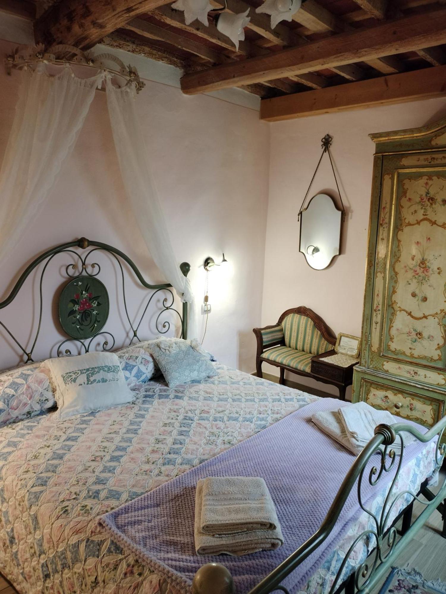 לוקה B&B La Rosa Nel Verde מראה חיצוני תמונה