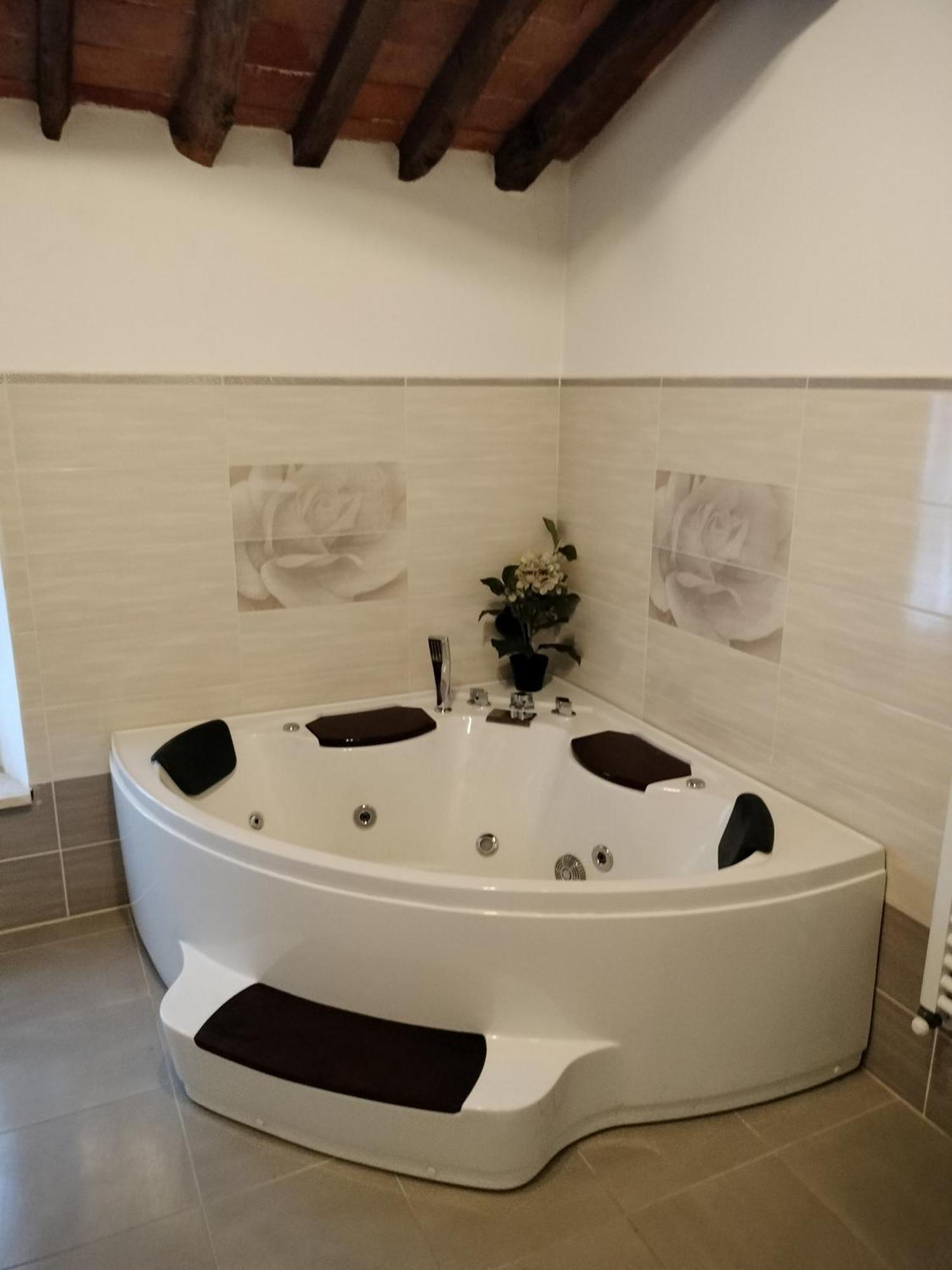 לוקה B&B La Rosa Nel Verde מראה חיצוני תמונה