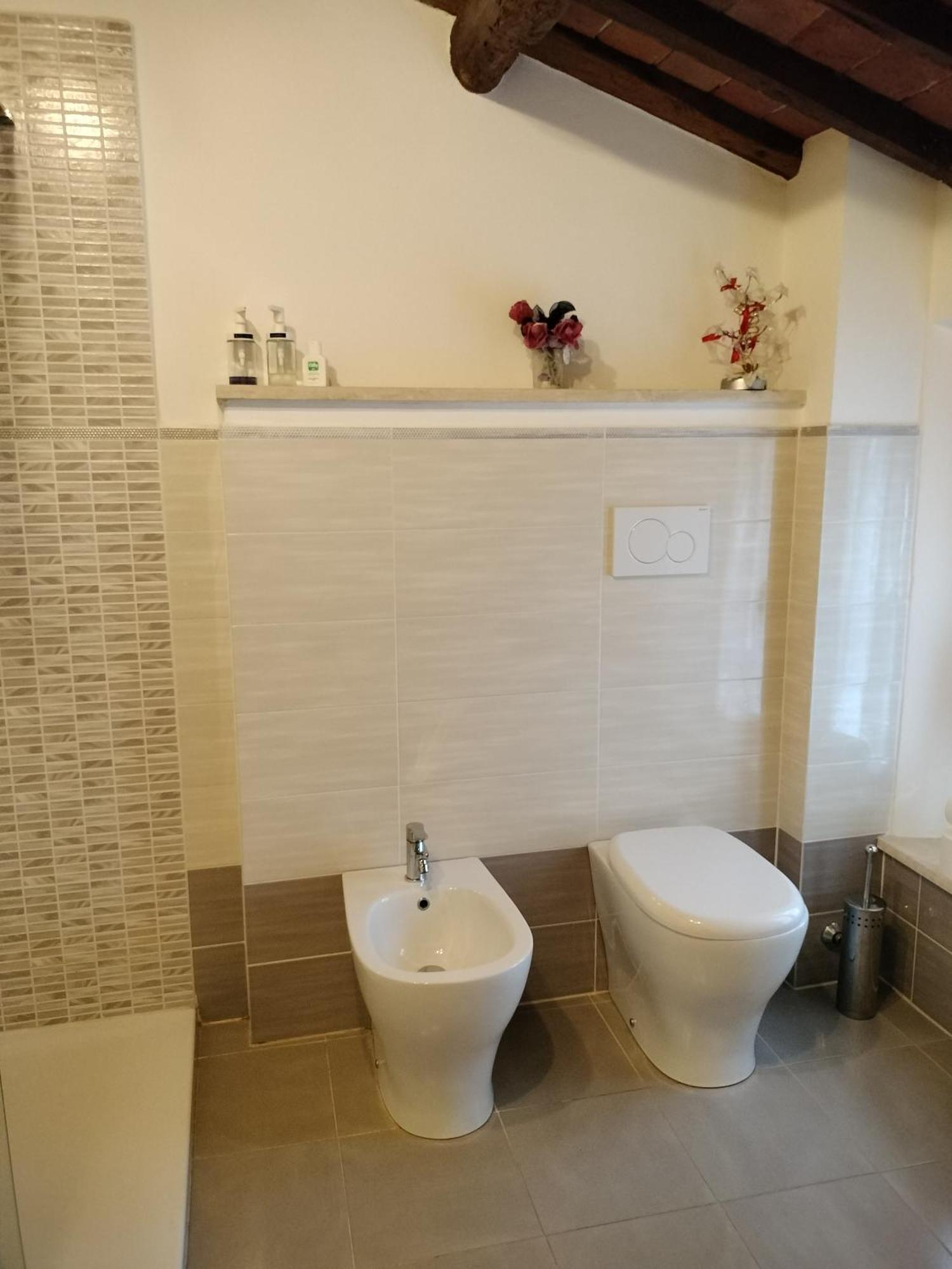 לוקה B&B La Rosa Nel Verde מראה חיצוני תמונה